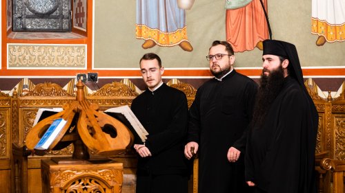 Arhiepiscopul Sucevei și Rădăuților a slujit la Paraclisul Mănăstirii „Sfântul Ioan cel Nou” Poza 200786