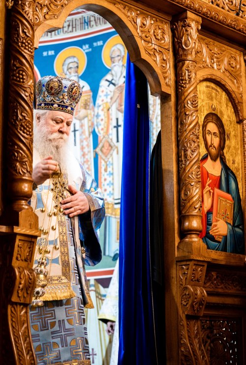 Arhiepiscopul Sucevei și Rădăuților a slujit la Paraclisul Mănăstirii „Sfântul Ioan cel Nou” Poza 200788
