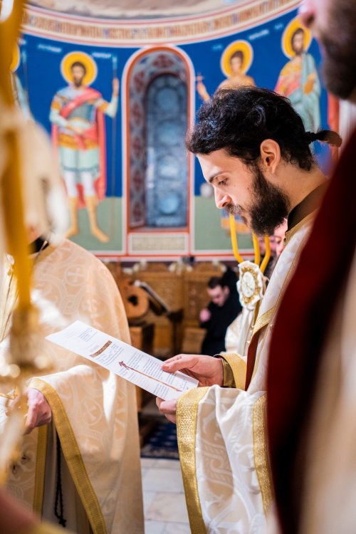 Arhiepiscopul Sucevei și Rădăuților a slujit la Paraclisul Mănăstirii „Sfântul Ioan cel Nou” Poza 200789