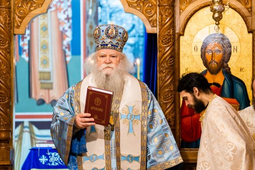 Arhiepiscopul Sucevei și Rădăuților a slujit la Paraclisul Mănăstirii „Sfântul Ioan cel Nou” Poza 200797