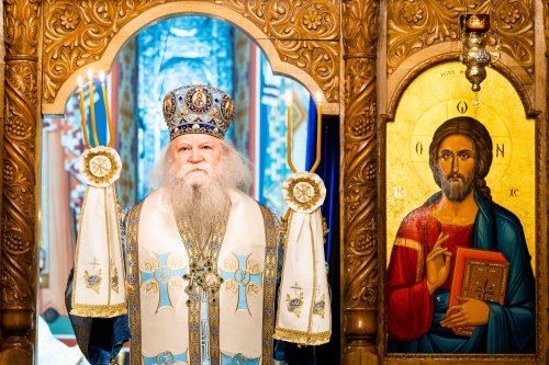 Arhiepiscopul Sucevei și Rădăuților a slujit la Paraclisul Mănăstirii „Sfântul Ioan cel Nou” Poza 200800