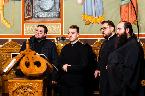 Arhiepiscopul Sucevei și Rădăuților a slujit la Paraclisul Mănăstirii „Sfântul Ioan cel Nou” Poza 200801