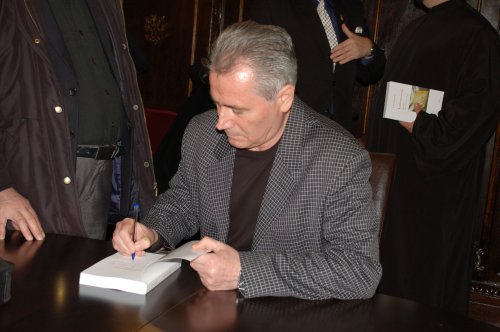 Scriitorul Dumitru Manolache a fost premiat la Braşov   Poza 200937