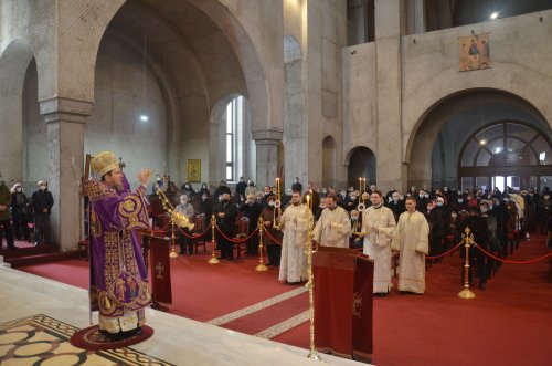 Sfânta Liturghie arhierească la Catedrala Oradiei  Poza 201140