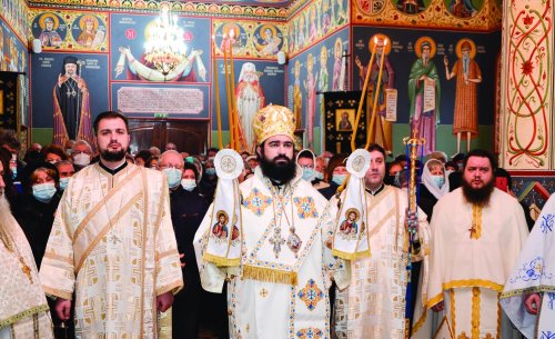 Sfințirea picturii Bisericii „Sfântul Antonie cel Mare” din Hunedoara Poza 201134