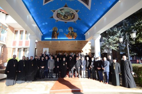 Întruniri ale forurilor eparhiale ale Arhiepiscopiei Târgoviştei Poza 201275