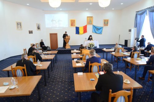 Întruniri ale forurilor eparhiale ale Arhiepiscopiei Târgoviştei Poza 201276