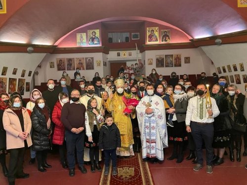 Vizite pastorale ale ierarhilor în comunități românești din diasporă Poza 201281