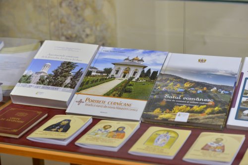 Expoziție dedicată împlinirii a 140 de ani de existență a Tipografiei Cărților Bisericești Poza 201362