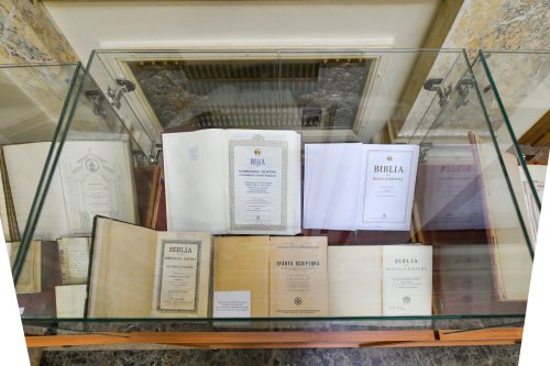 Expoziție dedicată împlinirii a 140 de ani de existență a Tipografiei Cărților Bisericești Poza 201380