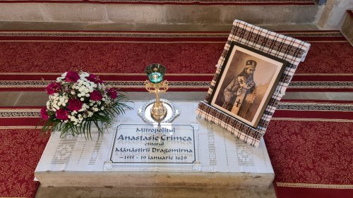 Simpozion dedicat Mitropolitului Anastasie Crimca la Mănăstirea Dragomirna Poza 201344