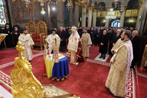Slujbă de mulţumire în bisericile din Patriarhia Română la aniversarea Unirii Principatelor Române  Poza 201325