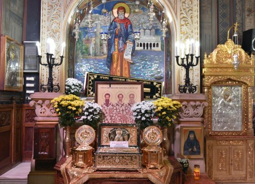 Laudă de seară adusă Sfinților Trei Ierarhi la Catedrala Patriarhală Poza 201978