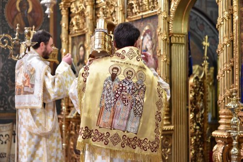 Laudă de seară adusă Sfinților Trei Ierarhi la Catedrala Patriarhală Poza 201989
