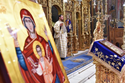 Laudă de seară adusă Sfinților Trei Ierarhi la Catedrala Patriarhală Poza 201999