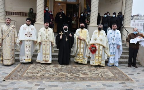 Sfinții Trei Ierarhi, cinstiți în eparhii din Muntenia și Dobrogea Poza 202301