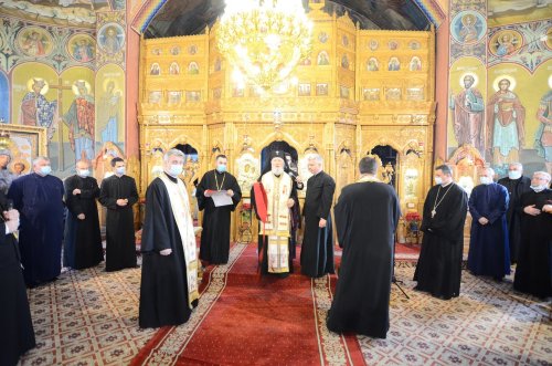 Întâlnire cu clericii din Protoieria Târgoviște Nord Poza 202380