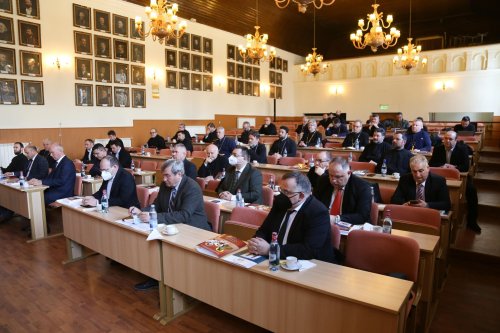 Şedinţa Adunării eparhiale a Arhiepiscopiei Sibiului Poza 202362
