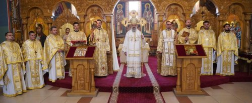 Slujire arhierească la hramul Facultății de Teologie Ortodoxă din Alba Iulia Poza 202364