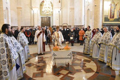 Slujire arhierească la Mănăstirea Nicula Poza 202568