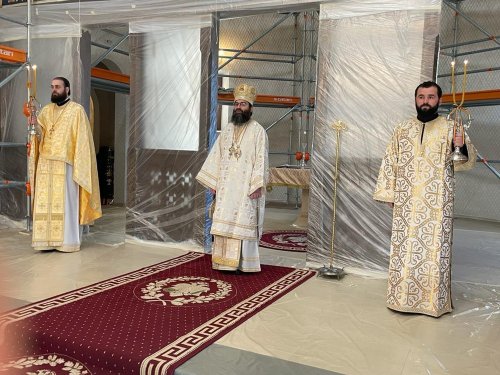 Comunități ortodoxe din diasporă vizitate de ierarhii români Poza 202657