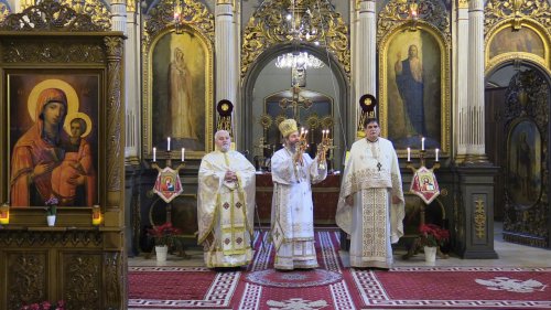Comunități ortodoxe din diasporă vizitate de ierarhii români Poza 202659