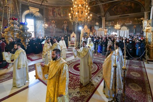 O nouă raclă pentru moaștele Sfântului Irodion de la Lainici, la Mănăstirea Pasărea Poza 202704