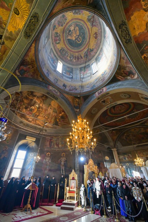 O nouă raclă pentru moaștele Sfântului Irodion de la Lainici, la Mănăstirea Pasărea Poza 202707