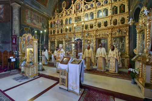 O nouă raclă pentru moaștele Sfântului Irodion de la Lainici, la Mănăstirea Pasărea Poza 202721