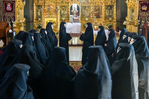 O nouă raclă pentru moaștele Sfântului Irodion de la Lainici, la Mănăstirea Pasărea Poza 202737