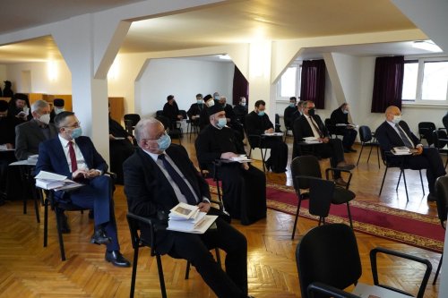 Adunarea Eparhială a Arhiepiscopiei Dunării de Jos Poza 203250