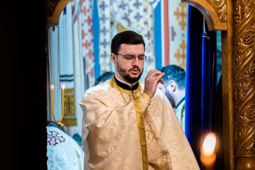 Slujbă arhierească în prima duminică a Triodului la Paraclisul Mănăstirii „Sfântul Ioan cel Nou” din Suceava Poza 203343