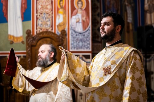 Slujbă arhierească în prima duminică a Triodului la Paraclisul Mănăstirii „Sfântul Ioan cel Nou” din Suceava Poza 203346