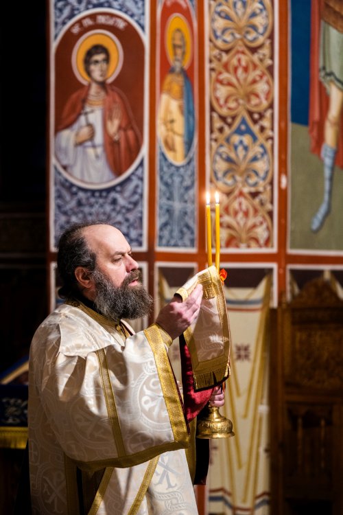 Slujbă arhierească în prima duminică a Triodului la Paraclisul Mănăstirii „Sfântul Ioan cel Nou” din Suceava Poza 203367
