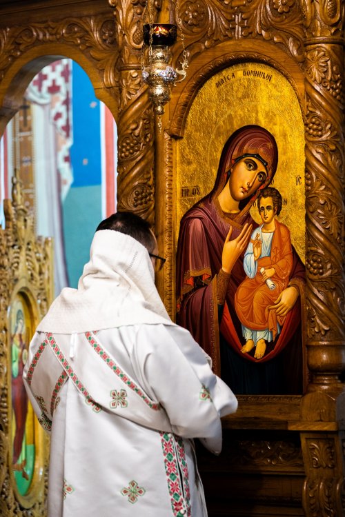 Slujbă arhierească în prima duminică a Triodului la Paraclisul Mănăstirii „Sfântul Ioan cel Nou” din Suceava Poza 203369