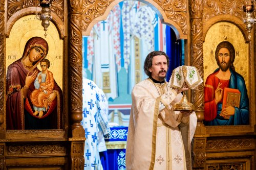 Slujbă arhierească în prima duminică a Triodului la Paraclisul Mănăstirii „Sfântul Ioan cel Nou” din Suceava Poza 203382