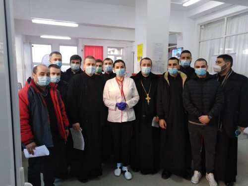Acţiune de donare de sânge a preoţilor din Protoieria Târgu Jiu Nord Poza 203439
