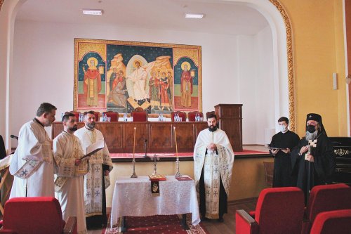 Adunarea Eparhială a Arhiepiscopiei Craiovei Poza 203445