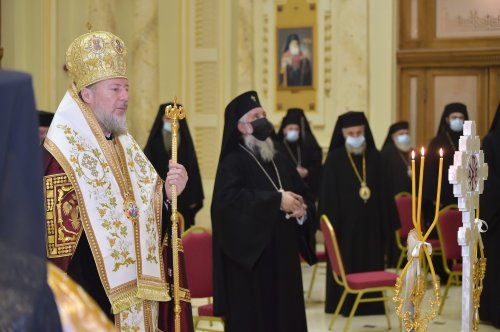 Ședința de lucru a Sfântului Sinod al Bisericii Ortodoxe Române la București  Poza 203786