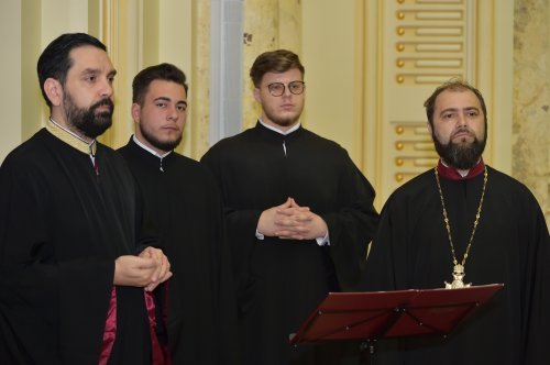 Ședința de lucru a Sfântului Sinod al Bisericii Ortodoxe Române la București  Poza 203789