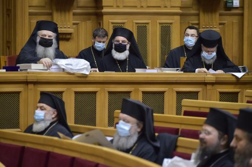 Ședința de lucru a Sfântului Sinod al Bisericii Ortodoxe Române la București  Poza 203795