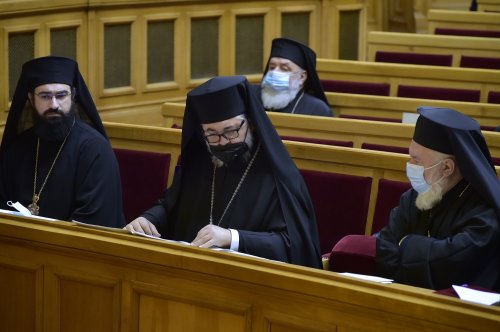 Ședința de lucru a Sfântului Sinod al Bisericii Ortodoxe Române la București  Poza 203797