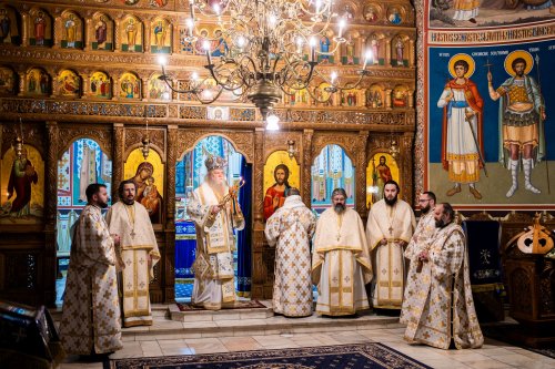Hirotonii la Mănăstirea „Sfântul Ioan cel Nou” din Suceava Poza 203960