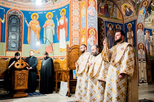 Hirotonii la Mănăstirea „Sfântul Ioan cel Nou” din Suceava Poza 203969