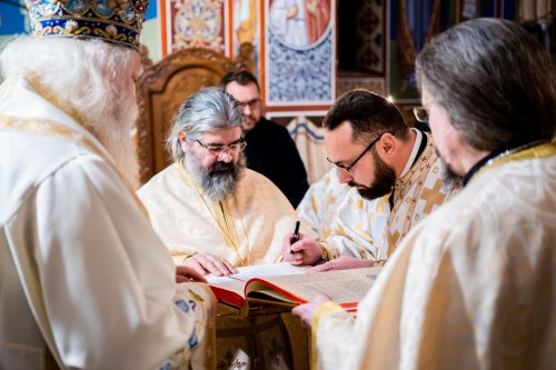 Hirotonii la Mănăstirea „Sfântul Ioan cel Nou” din Suceava Poza 203972