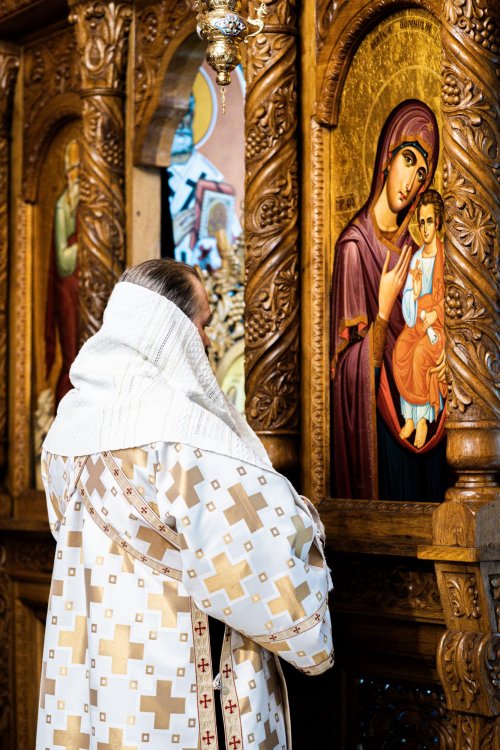 Hirotonii la Mănăstirea „Sfântul Ioan cel Nou” din Suceava Poza 203979