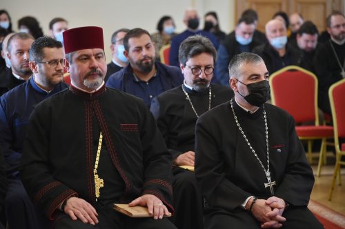 Adunarea Generală a Casei de Ajutor Reciproc a Arhiepiscopiei Bucureștilor Poza 204174