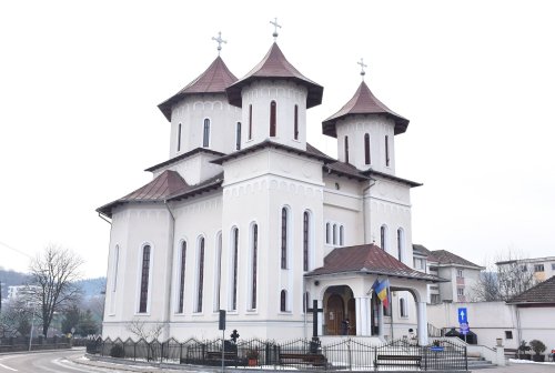 Binecuvântare la Biserica  „Sfânta Treime” din Bistrița Poza 204134