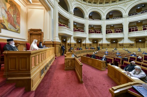 Ședință anuală a Adunării eparhiale a Arhiepiscopiei Bucureștilor Poza 204413