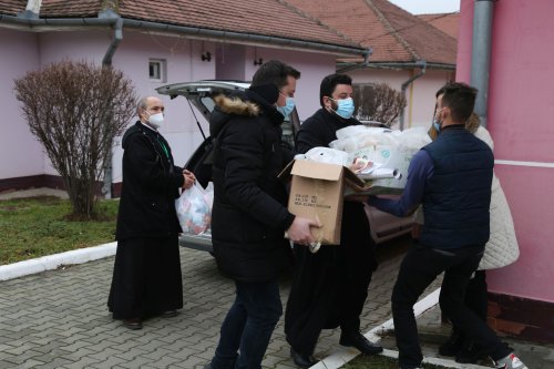 Ajutoare din Arhiepiscopia Sibiului pentru refugiaţii ucraineni Poza 204554